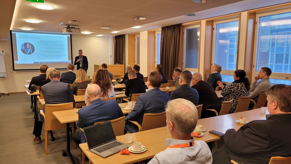 Puheenjohtaja <a href="/Matti_Helen/">Matti Helén</a> avasi <a href="/k2tre/">Tampereen kauppakamari ⚙️</a> #palveluvaliokunta vuoden!
Kiitos @jaripimia kun päästiin kylään @OP_Ryhma Tampereelle! #OpTampere