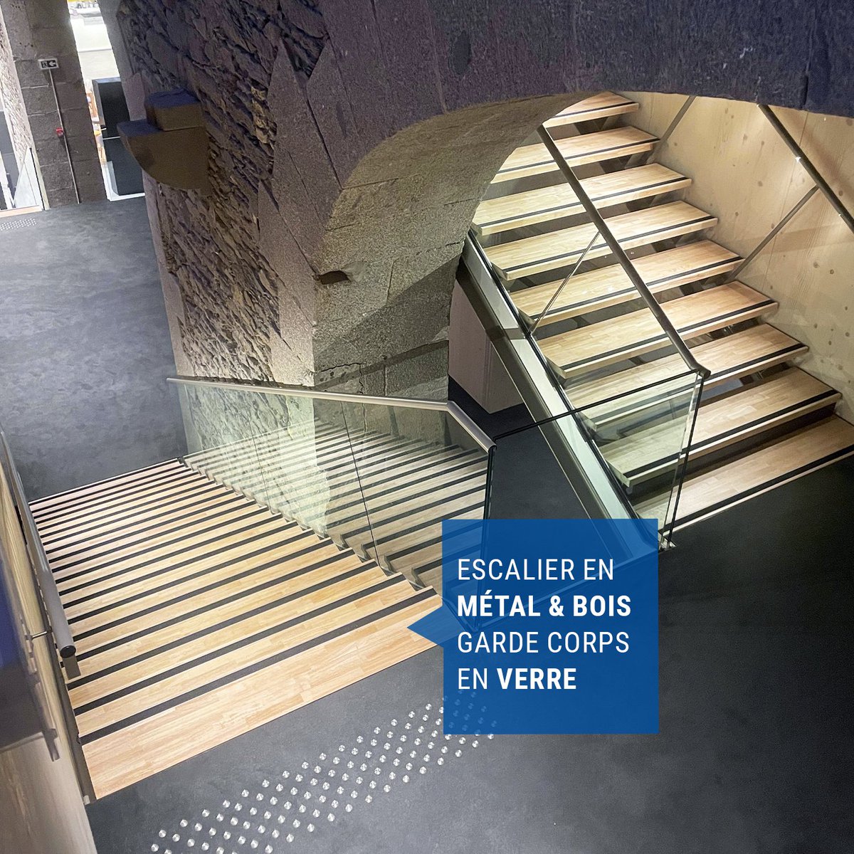 Rambault86110's tweet photo. Le nouveau #cinéma brestois estampillé Pathé Gaumont a ouvert ses portes. 

Pour compléter le design industriel de ce nouveau complexe, notre équipe experte en #métallerie a installé des #escaliers métalliques avec des marches en #bois, et également 2 gardes corps en verre. https://t.co/vH9eakiMU9