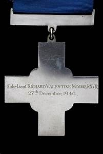 Valentines Day #OTD 14 February 1916 Richard Valentine Moore was born. Lived at 60 Drewstead Rd. Royal Naval Volunteer Reserve (Naval Unexploded Bomb Dept.) Awarded a George Cross #StreathamHistory #StreathamHero #GeorgeCross
#ValentinesDay