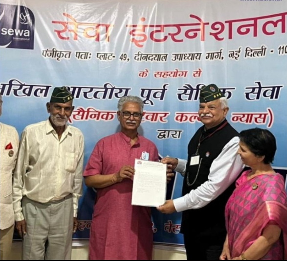 Sewa_Intl's tweet image. The #Pulwamaattack is a loss leaving a void in many hearts. #SewaInternational in collaboration with Akhil Bharatiya Poorva Sainik Seva Parishad” (#ABPSSP) has been providing educational scholarships to the wards of these brave #soldiers to support their #education.