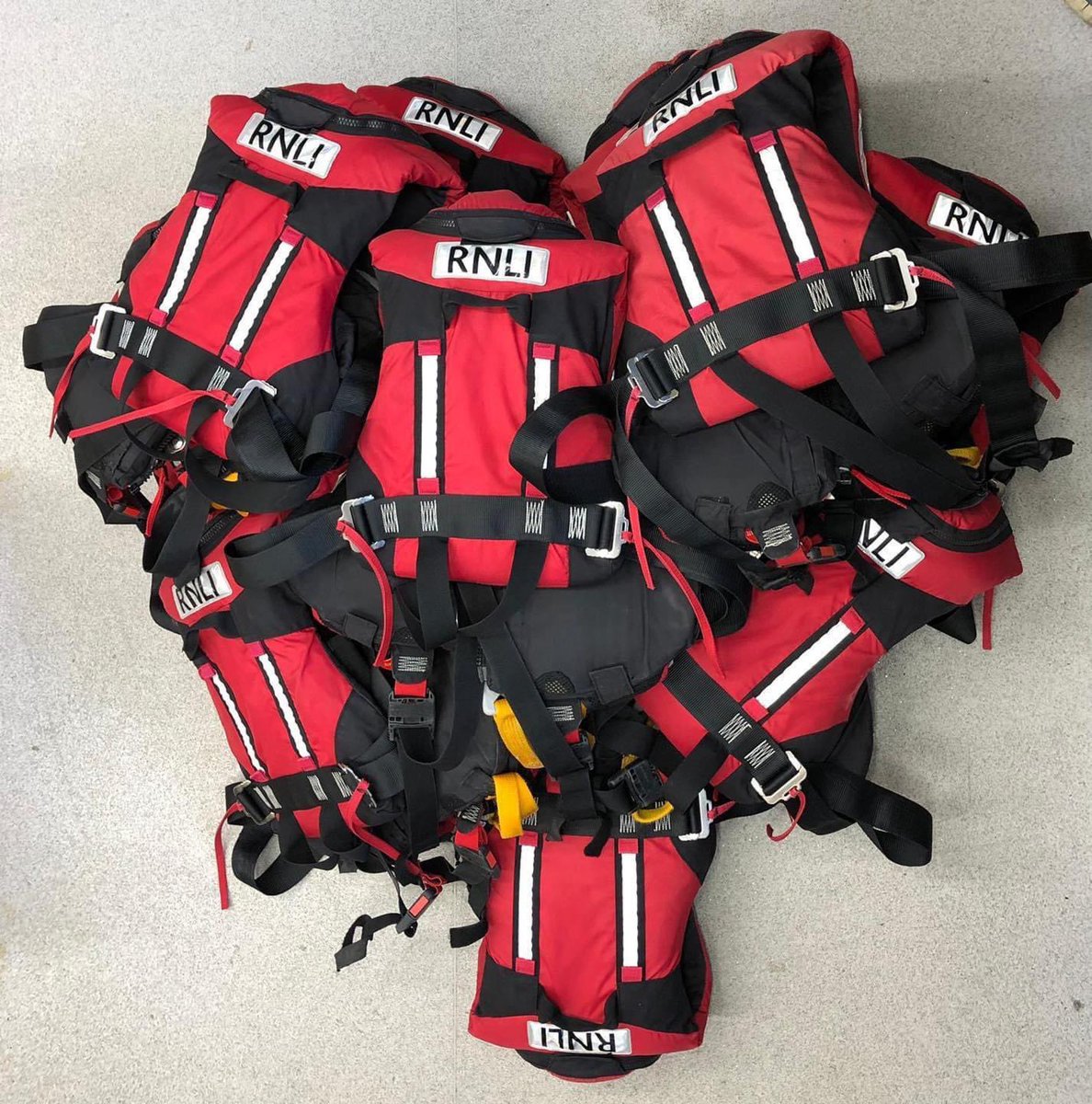 Lifeboats are orange,
The sea is blue,
If you get in trouble,
We’re here for you. 

❤️ #ValentinesDay #ValentinesDay2023