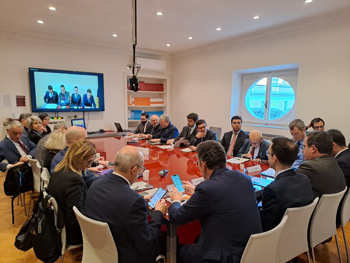 ⚡ Semplificare la transizione ecologica. Le nuove sfide legislative e autorizzative alla luce del PNRR. 

Ne parliamo al tavolo rosso I-Com 🔴 con <a href="/giodiscipio/">Giovanni Di Scipio</a>, Capo ufficio legislativo del <a href="/MASE_IT/">Ministero Ambiente e Sicurezza Energetica</a>. 

Introduce il presidente I-Com <a href="/daempoli/">Stefano da Empoli</a> 👇🏻