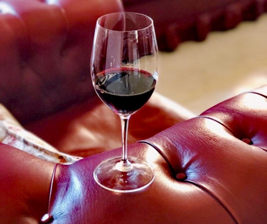 За нногу години Св.Трифун и 
на здравје со убаво, македонско вино!