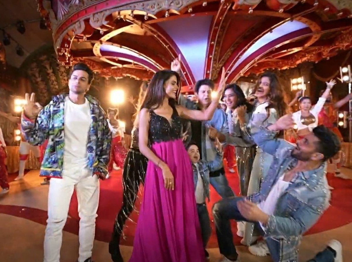 devil_nahyan's tweet photo. Only winner thing .

BE MY VALENTINE PRIYANKA https://t.co/FSJnZiOzBS