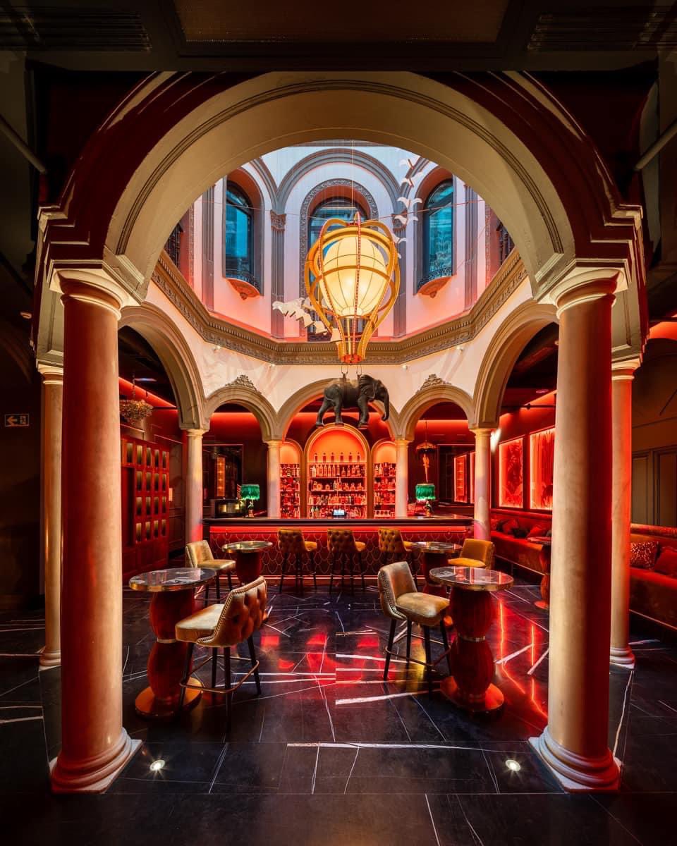 El arco que da paso a Ático Lobby en Hotel Lobby Room #Sevilla 

No dejen de visitarlo…

Uno de nuestros recientes trabajos de ejecución, en breve todos los detalles en la web de Egion 
📸<a href="/javierorive/">Javier Orive</a>
Estudio arquitectura: Donaire Arquitectos
Interiorismo: <a href="/perseveradesign/">Persevera Design</a>