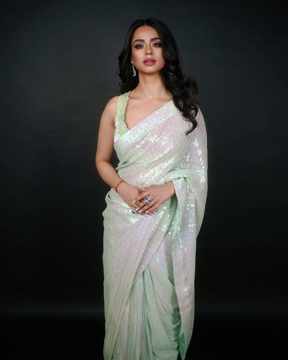 soundarya_20's tweet photo. Will you be my #Valentine?
Swipe to see my one and only โค๏ธ๐ฅฐ
.
#HappyValentinesDay ๐น
.
#SoundaryaSharma #ValentinesDay #Dimpledoll #BB16 #BiggBoss16 #SoundaryaSquad #SquadSoundarya https://t.co/dpg0edCVll