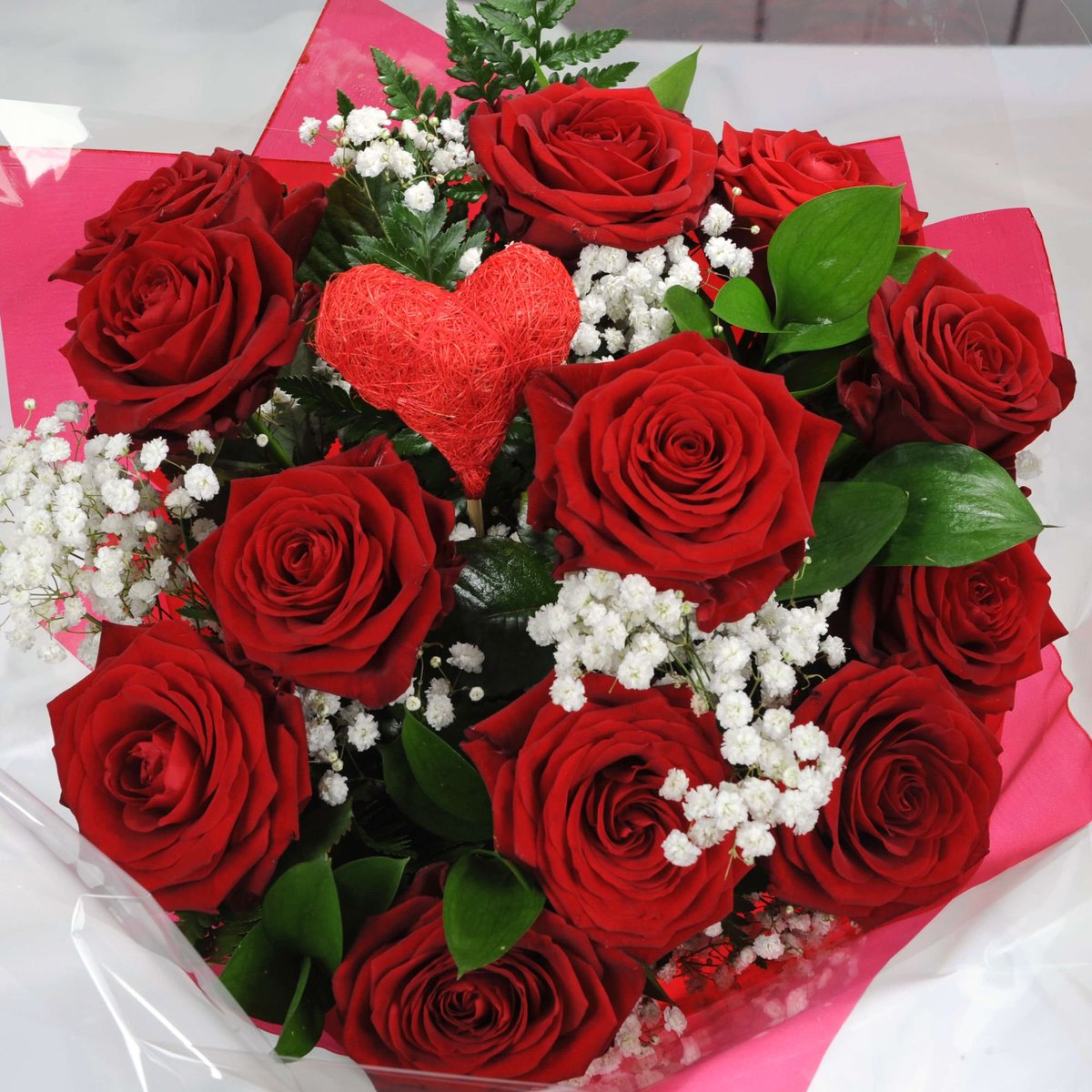 TcmsHcIIand's tweet photo. Happy Valentines Day to my wife, best friend and the person that deserves more than the world. @PezEdvvards 
LOVE YOU! 

The last present is more of a hint. Flying first class to our destination. https://t.co/jDYB8FVE0u