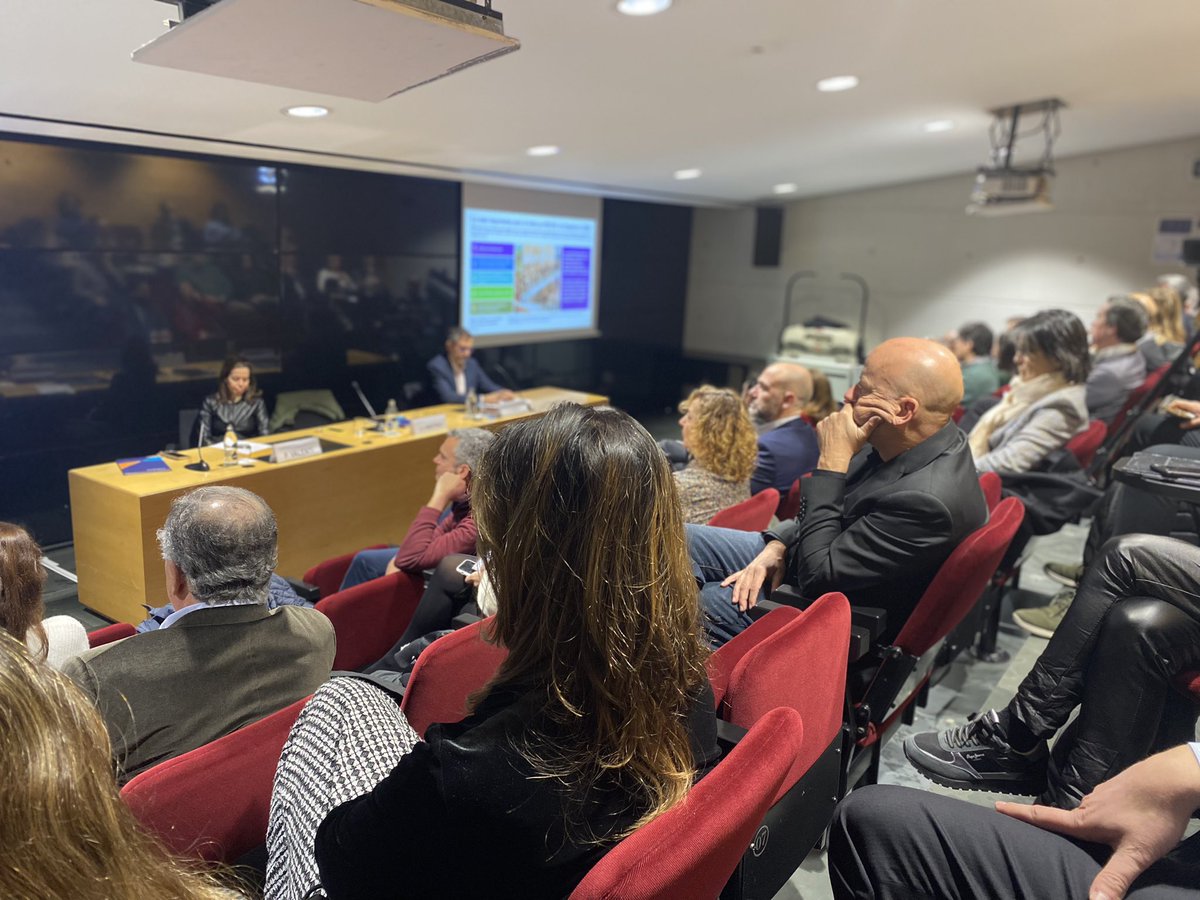 ESADEAlumni's tweet photo. “El talento cada vez más quiere trabajar con una empresa y no para una empresa.”

Empezamos el segundo día de la #EACareerWeek con una sesión de #MatinsEsade a cargo de Juan Vicente Martínez Barrera, Senior People Partner y Career Business Leader de @MercerSpain https://t.co/TKHak4g61j