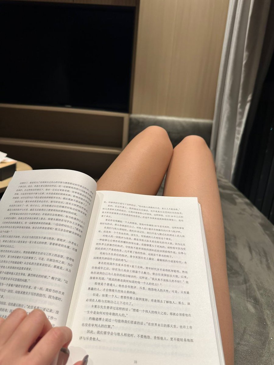 CissieGriffith's tweet photo. Owning a good book means owning a piece of happiness; reading classics can create a wonderful life. https://t.co/k2n6bETBra