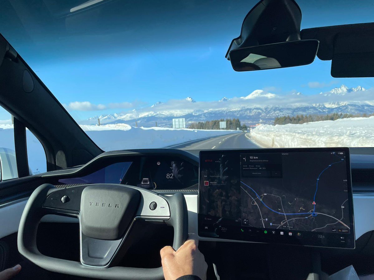 TeslaSlovakia's tweet image. Driving through the snowy #Tatry mountains 🏔🇸🇰 in your white Model X Plaid 🤍 and its panoramic roof might be one of the best driving experiences ever. Andrea says hello, supercharging at Demänová station 🪫 @tesla_europe 

#TeslaSlovakia #ModelXPlaid #Slovensko #VysokeTatry