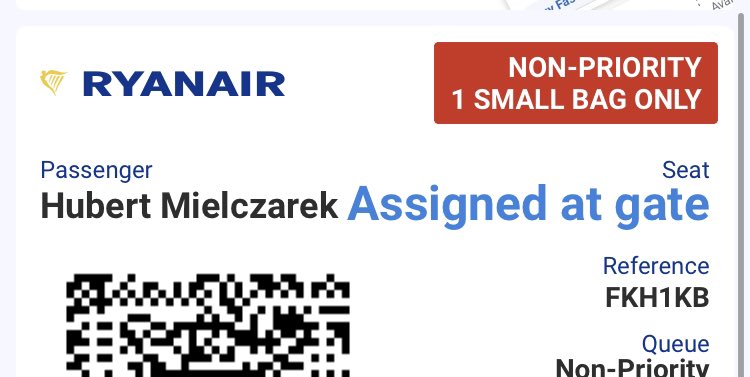 mieloneek's tweet photo. @adhokll @Navcia_ @szalonyreporter tak to pewne, po odprawie dostajesz informacje ze miejsce zostanie ci przydzielone dopiero przy wejsciu do samolotu i wtedy juz dziala zasada kto pierwszy ten lepszy https://t.co/DhAnzOep9g