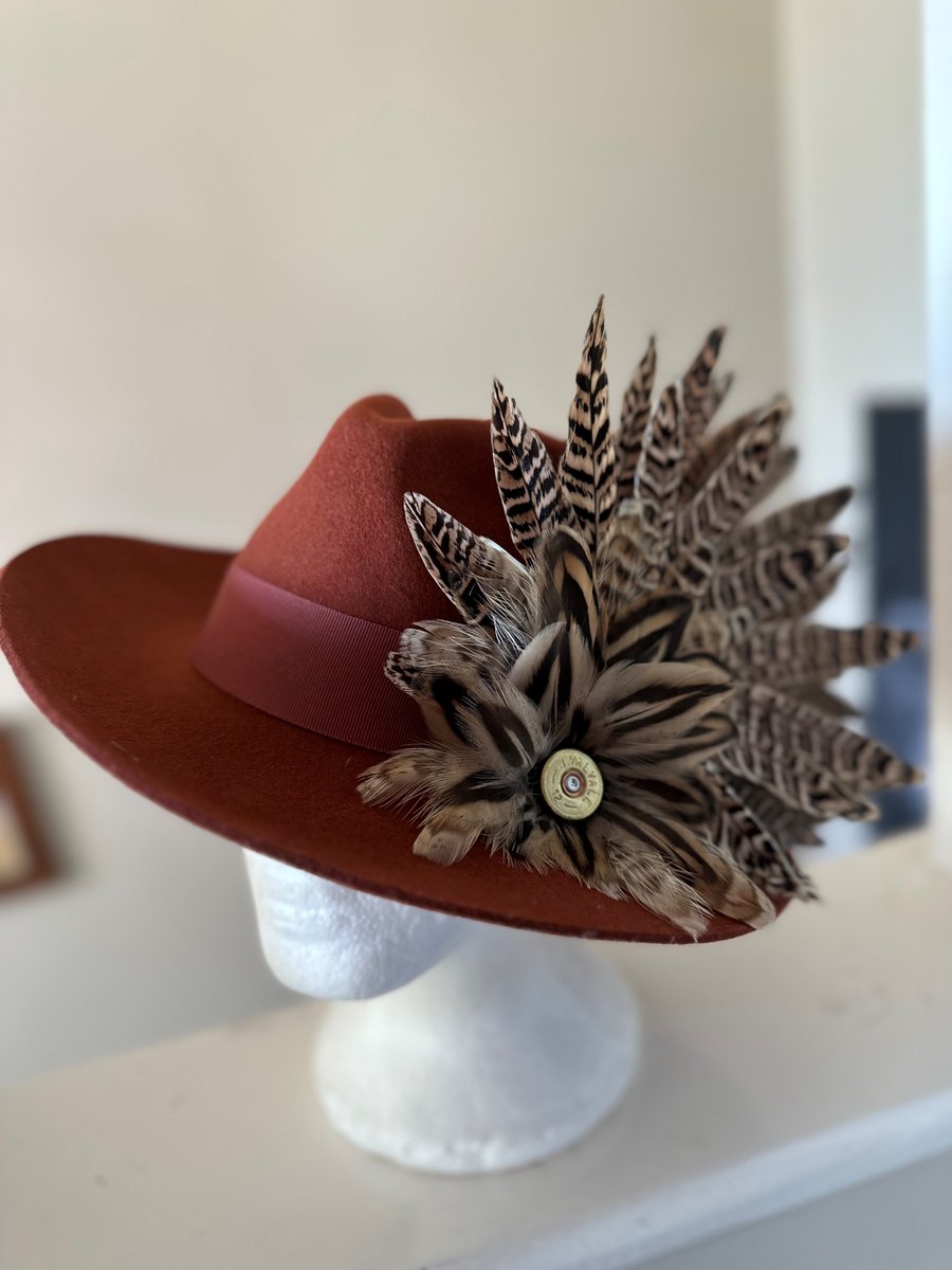 Delighted that Classique Feathers, who will have a stall selling fabulous feather creations, fedora hats, countrywear & gifts, will be sponsoring the Best Dressed Lady on Ladies Day at our National Show. Here’s the fab hat you could win on 12th March! classiquefeathers.com