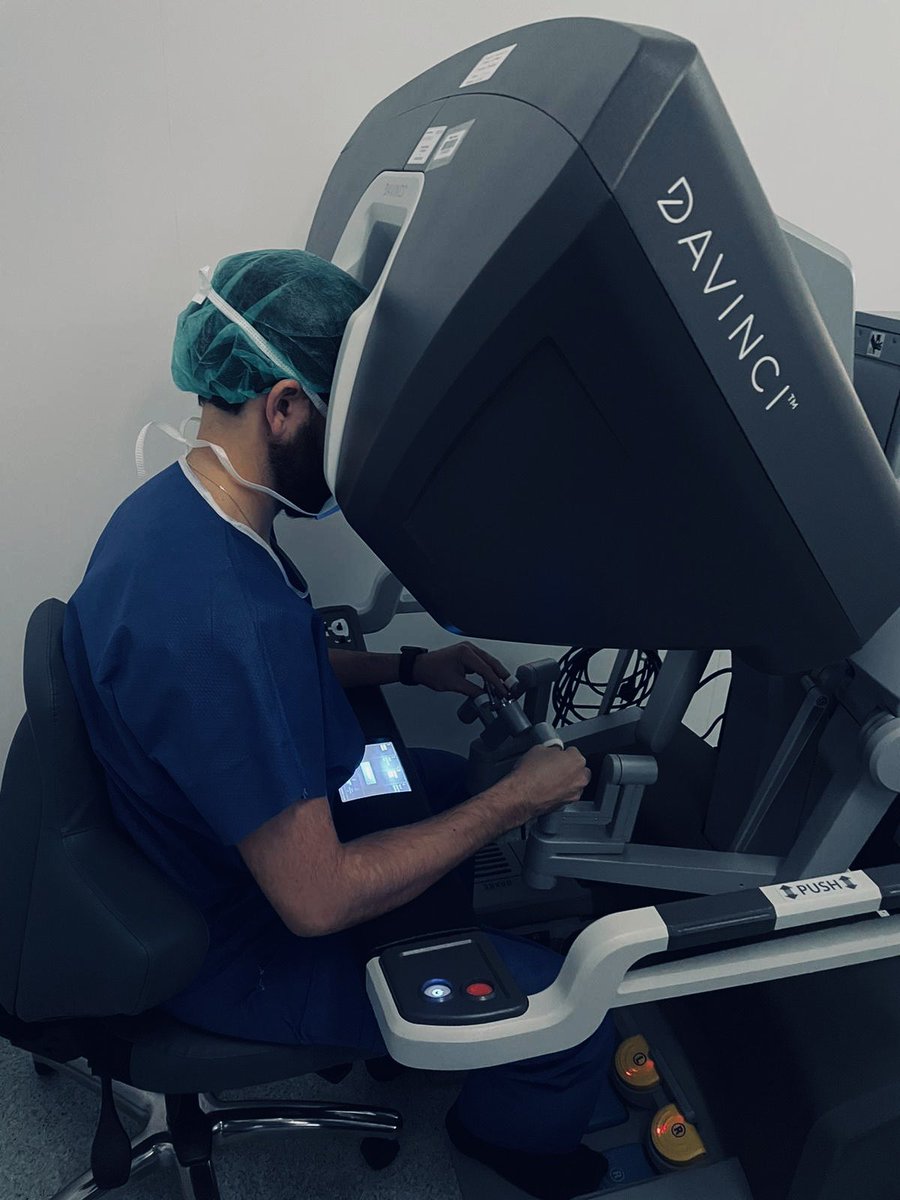 InstJauregui's tweet photo. En @InstJauregui estamos comprometidos con la innovación y la excelencia en la atención médica. Ofrecemos cirugía robótica para múltiples patologías, incluyendo resecciones pulmonares y cirugía del timo, brindando a nuestros pacientes una opción segura y efectiva. https://t.co/VOj6EJVESx