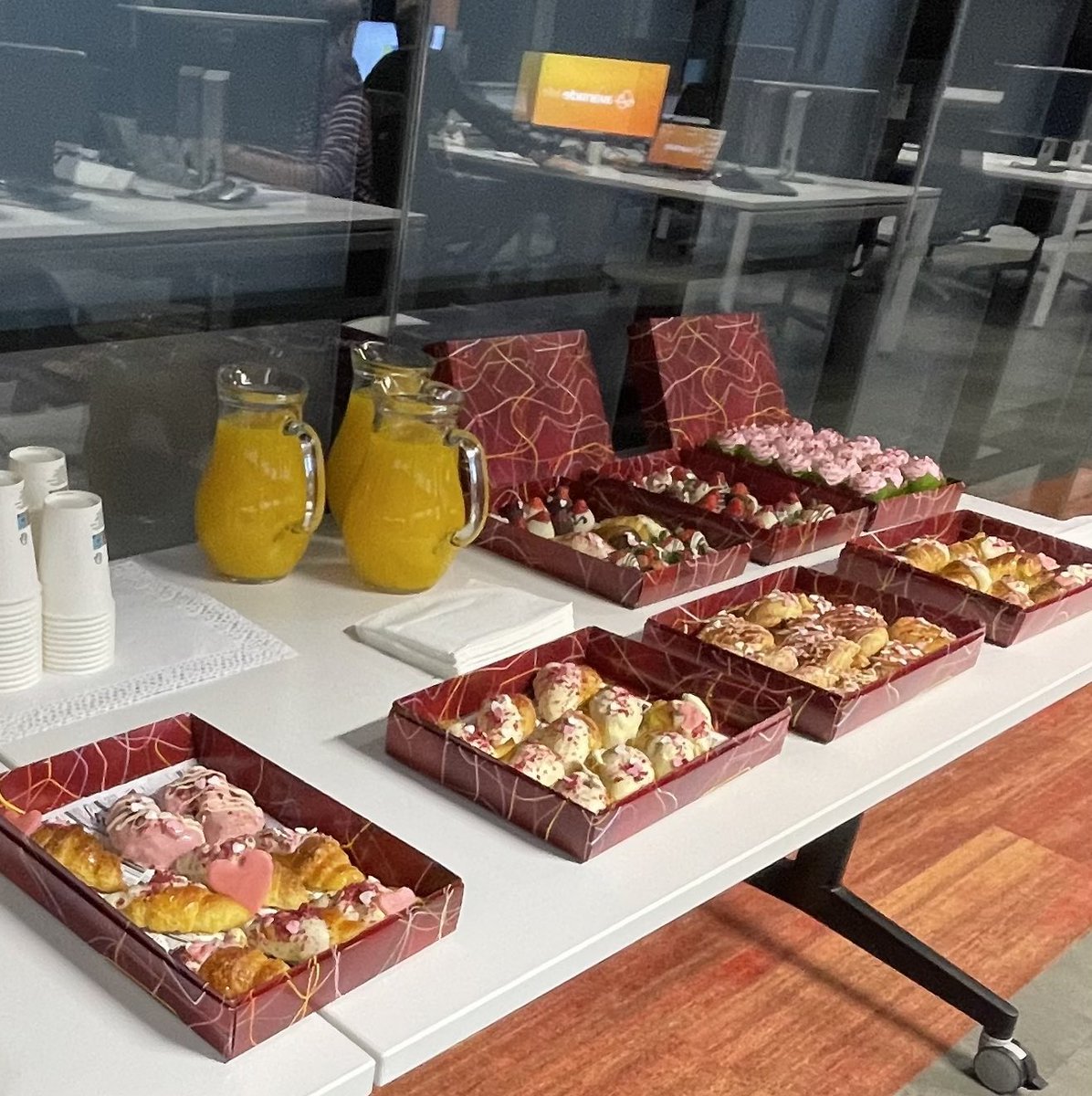 Away on business but not escaping Valentine’s Day. ‘Loveley’ treats at the @AvanadeSpain office. @Avanade #DoWhatMatters #ValentinesDay