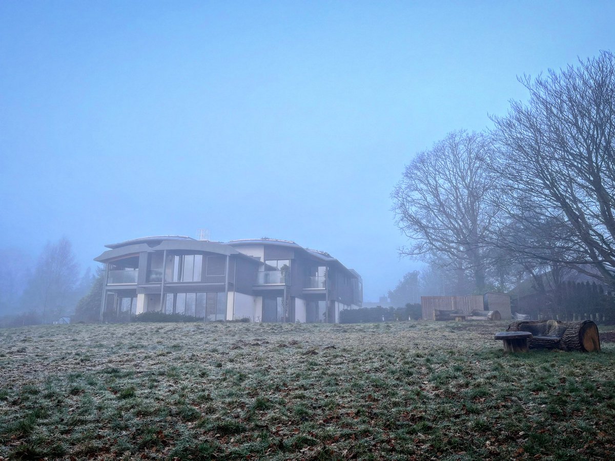 I love driving but the foggy commute this morning wasn’t fun but look how beautiful the Cottage Hospice looks this morning. 

#HospiceLife #hospicecare #hospicejobs @hospiceweald #HospiceInTheWeald #CottageHospice #Fog