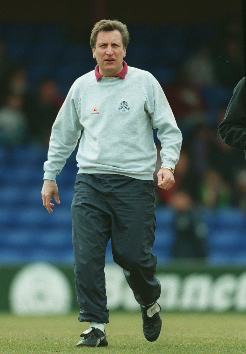 FootyAccums's tweet image. In 1995, Neil Warnock was manager of Huddersfield and Gianluigi Buffon played for Parma. 

In 2023, Neil Warnock is manager of Huddersfield and Gianluigi Buffon is playing for Parma. 

[Rich Jolly]

The circle of life 🌎