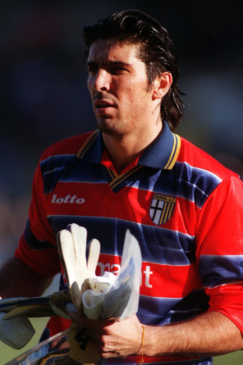 FootyAccums's tweet image. In 1995, Neil Warnock was manager of Huddersfield and Gianluigi Buffon played for Parma. 

In 2023, Neil Warnock is manager of Huddersfield and Gianluigi Buffon is playing for Parma. 

[Rich Jolly]

The circle of life 🌎