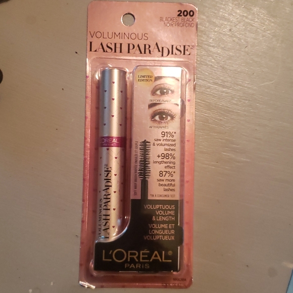 vanderhoof_m's tweet photo. So good I had to share! Check out all the items I'm loving on @Poshmarkapp from @BELLADONNA25 #poshmark #fashion #style #shopmycloset #nike #isaacmizrahi #loreal: https://t.co/GvPDY1Dpb3 https://t.co/Q4XBChjUmt