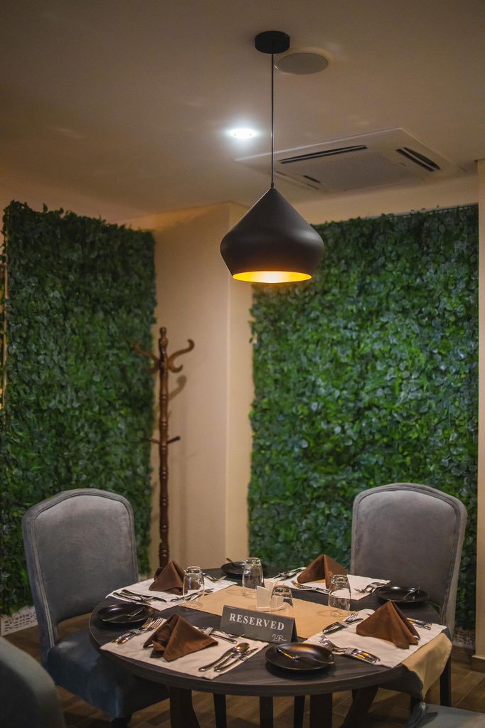 Thomsinteriors's tweet photo. Today is a special day. Have you made your reservations for you and yours? 

#Valentinesday #designandbuild #buildandinstall https://t.co/cxFJg4UiHw