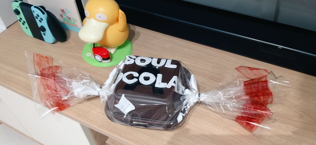 딸아이에게 어마어마한 초콜릿을 받았다.