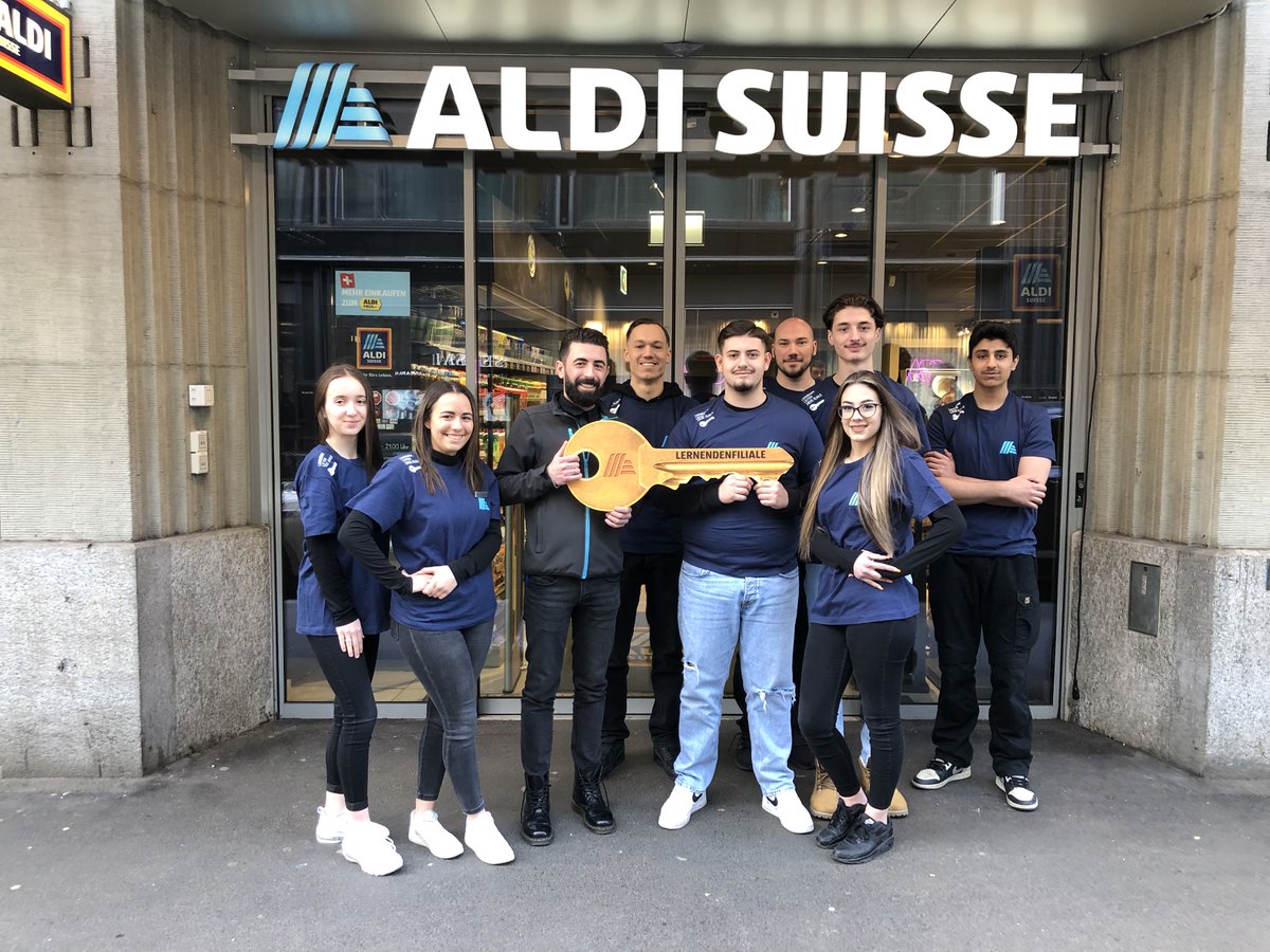 Diese Woche nehmen unsere Lernenden das Zepter in die Hand 👑 und leiten bis zum Samstag eigenständig die ALDI-Filiale an der Sihlstrasse in Zürich. 💪🏻 Wir wünschen euch viel Erfolg!🍀 Weitere Infos: bit.ly/3E6s7Y7