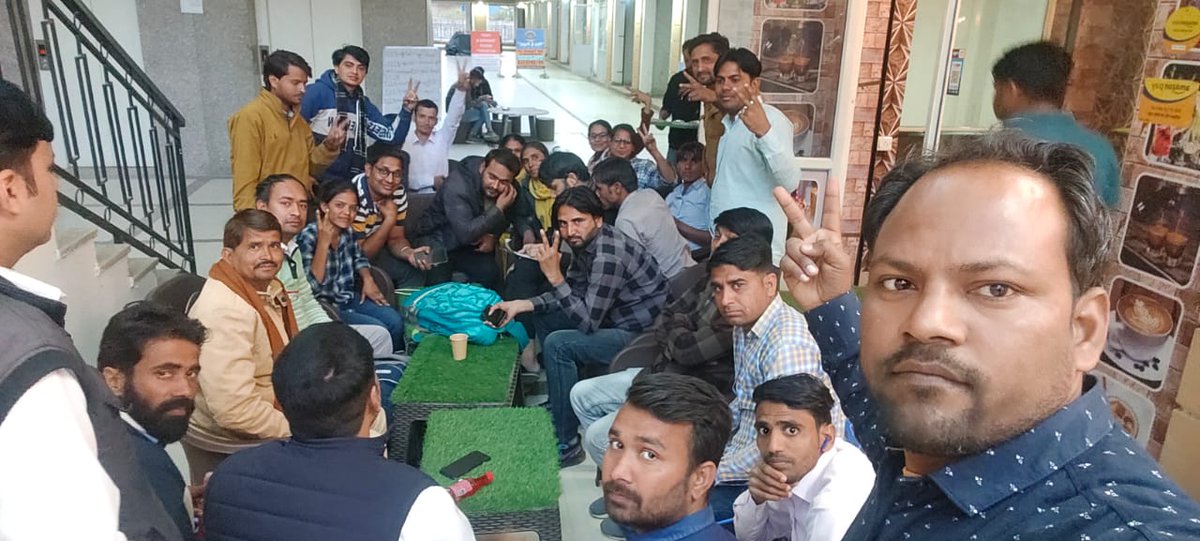 DrNimber's tweet photo. #संवेदनशील_राजस्थान सरकार द्वारा (सी एच ए) नर्सेज को #अपना समझ कर #सकारात्मक आश्वस्त किया है आशा ही नहीं पूरा #विश्वास है मुख्यमंत्री महोदय #न्याय करेंगे।
@RahulGandhi 
@ashokgehlot51 
@RajCMO 
@KRMEENA47342641
@Deepak_RNA @1stIndiaNews https://t.co/mfpRycJaTb