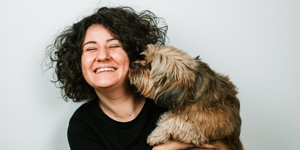 UOW's tweet image. What happens in our brain and body when we’re in love? #UOW's @DrTheresaLarkin and @SusanThomas_ explain via @ConversationEDU. 🌹 👉 uow.to/3jO8D3T #ValentinesDay
