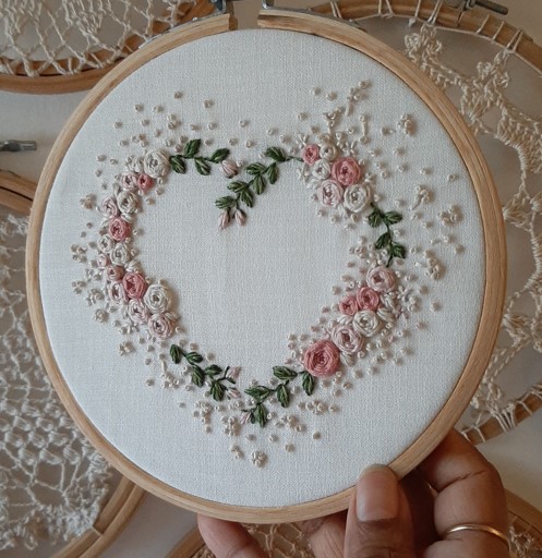Happy Valentines to all the LOVE Birds out there. What a lovely way to start my #EmbroideryArt on Twitter. Do You like it? #ValentinesDay #HeartEmbroidery #Embroidery #embroideryhoop