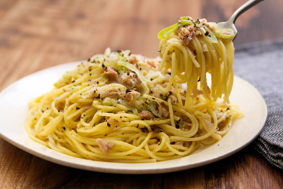 パスタを鍋で茹でる工程なしだからすごく楽に作れちゃいそう！ツナ缶などを使った「パスタ」レシピ！