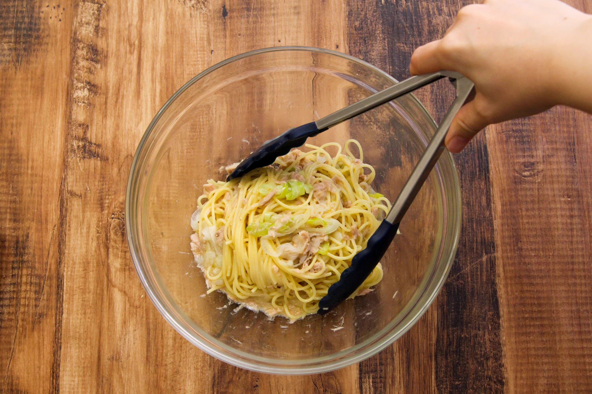 パスタを鍋で茹でる工程なしだからすごく楽に作れちゃいそう！ツナ缶などを使った「パスタ」レシピ！