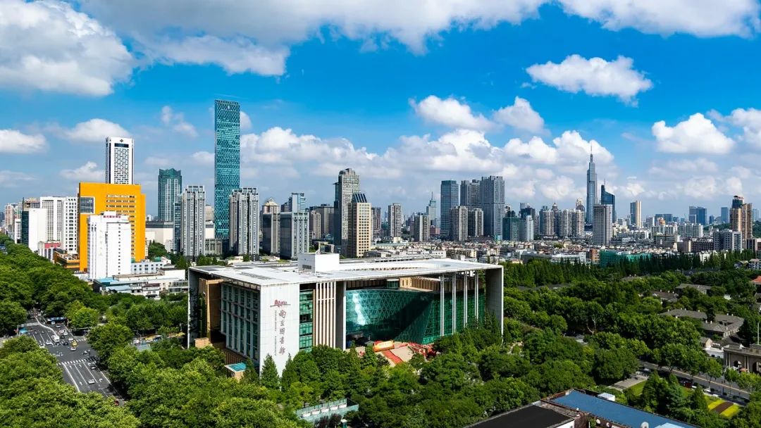 The "List of Major Projects in Jiangsu Province in 2023" was released. Nanjing has 43 projects on the list with an annual planned investment of 44.3 billion yuan. The projects’ topics include the new generation of information technology, high-end equipment, people's welfare, etc.