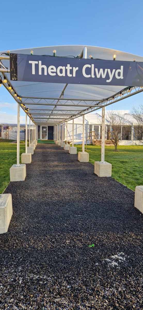 outwritepr's tweet image. Lovely start to the day at @ClwydTweets' first business breakfast of the year! ☀️🥐

Fantastic Q&amp;amp;A sessions featuring Joanna Swash from 
@Moneypenny and Theatre Clwyd's executive director Liam Evans-Ford. 💡

Thanks for hosting Liam! 👏