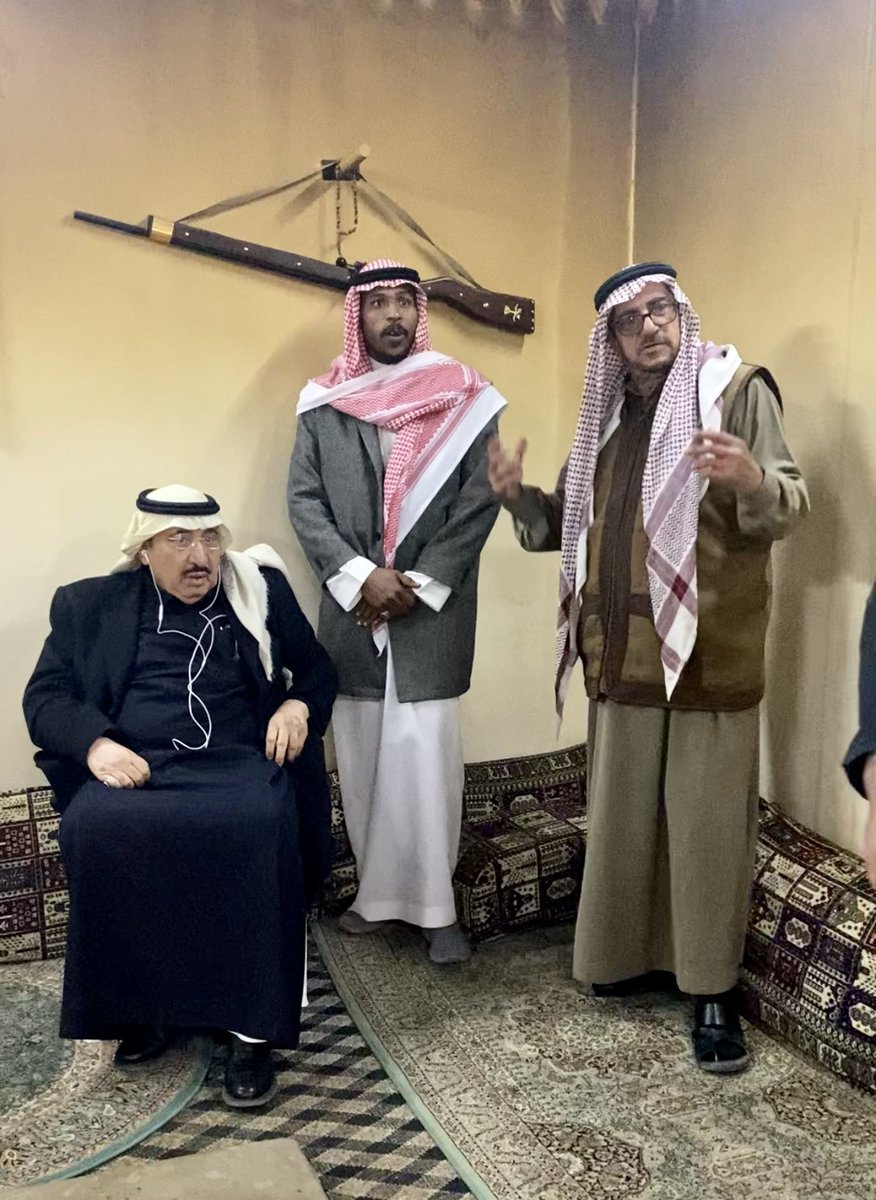 في حير السرور 
وبضيافة الأخ مطلق ناصر السرور ، تشرفنا بحضور سمو الأمير الملكي عبدالعزيز أبن ناصر بن عبدالعزيز آل سعود .
ومجموعة من الألوية وعلى رأسهم اللواء: فهد القاسم ، واللواء: عبدالله السياري ، ومجموعة من الضيوف الكرام .