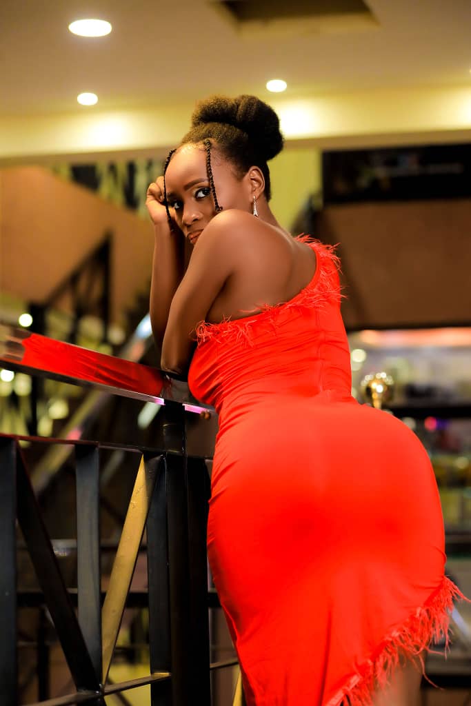 melody_elcy's tweet photo. I’m grateful to know someone as wonderful as u💞. Thank u for letting me be part of ur life. Happy birthday @darling_shadia wange🎉🎂🍹💫 nkwagala nyoo kabiite 🥰 keep winning https://t.co/Ft9vgmZhNX