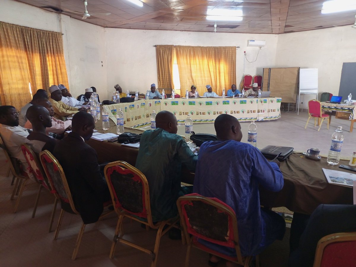 SadjoTodou1's tweet photo. COMMUNE DE GUIDER 
Atelier de renforcement des capacités des membres duCODEFIL des départements du FARO-MAYO LOUTI et MAYO Rey du 13 au 14 dans la salle de réunion commune de Guider
Objectif maximiser les ressources locale
@YounoussaBouba6 
@DigaMathieu 
@alida_eboo 
@MINDDEVEL1 https://t.co/aE8ZRgiGJe