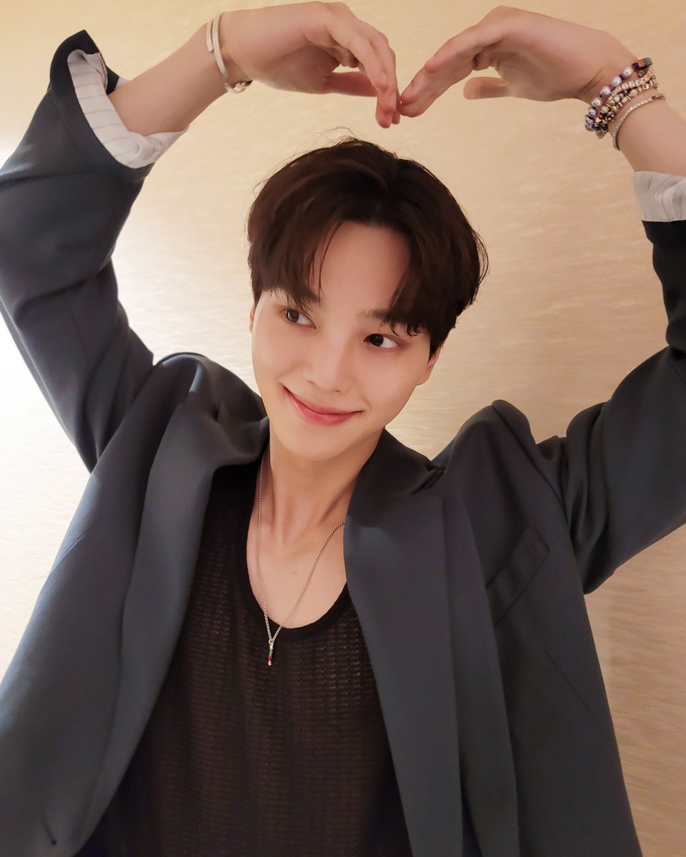 [📸] 2023 SONG KANG FANMEETING <MOMENT> IN TOKYO ⓛ

오직 송편이들을 위한!!
변하지 않는 송강의 사랑으로 가득 채운
일본에서의 첫 팬미팅🍡

#송강 #강이로운순간 #SONGKANG #MOMENT