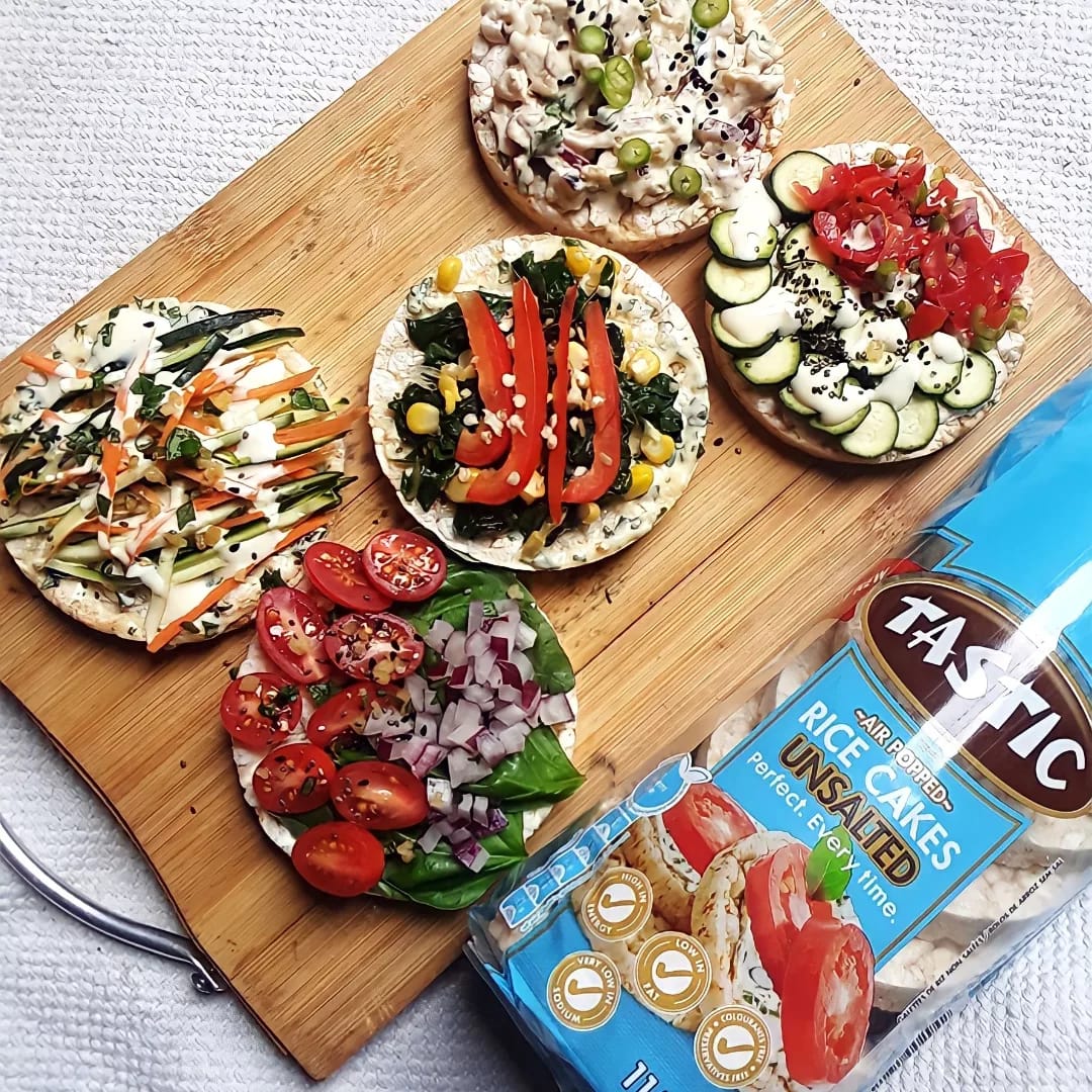 DieksTshabalala's tweet image. Still on the #HealthyLivingChallenge Tip. 

@tasticricesa Rice Cakes 5-Way spinachcorn &amp;amp;redpepper, basil, cherry tomatoes &amp;amp; red onion, chicken mayo, zucchini &amp;amp; salsa, shredded zucchini &amp;amp; carrots
#HealthyLivingChallenge #PerfectEverytime #TasticNaturesRice