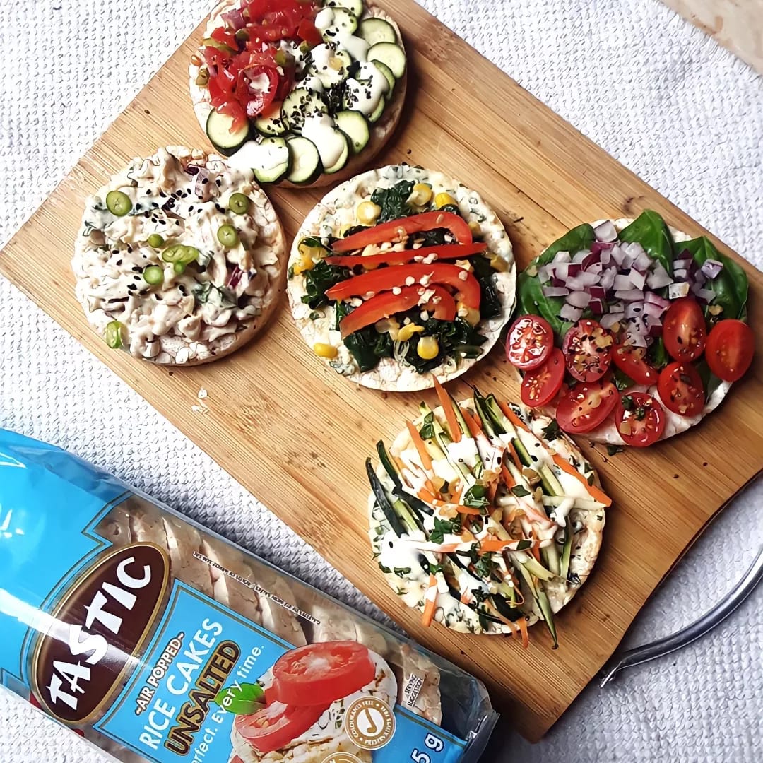 DieksTshabalala's tweet image. Still on the #HealthyLivingChallenge Tip. 

@tasticricesa Rice Cakes 5-Way spinachcorn &amp;amp;redpepper, basil, cherry tomatoes &amp;amp; red onion, chicken mayo, zucchini &amp;amp; salsa, shredded zucchini &amp;amp; carrots
#HealthyLivingChallenge #PerfectEverytime #TasticNaturesRice
