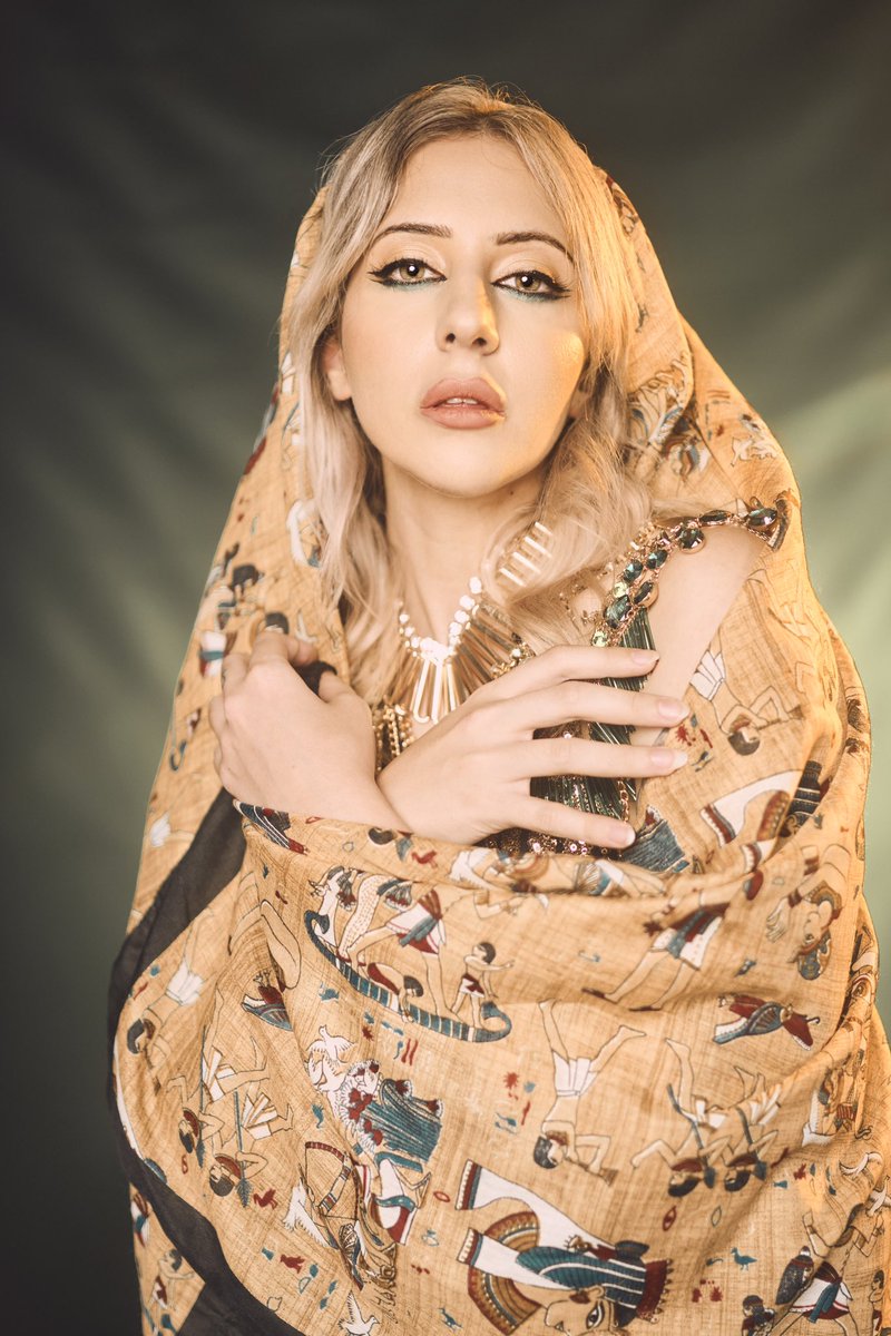 c_b_cameron's tweet photo. Vintage Egyptian
Modelled by @_fragilemachine 
HMUA Phoebe Walton
Costume, Styling and Photos by me https://t.co/uKZGbSlfv0
