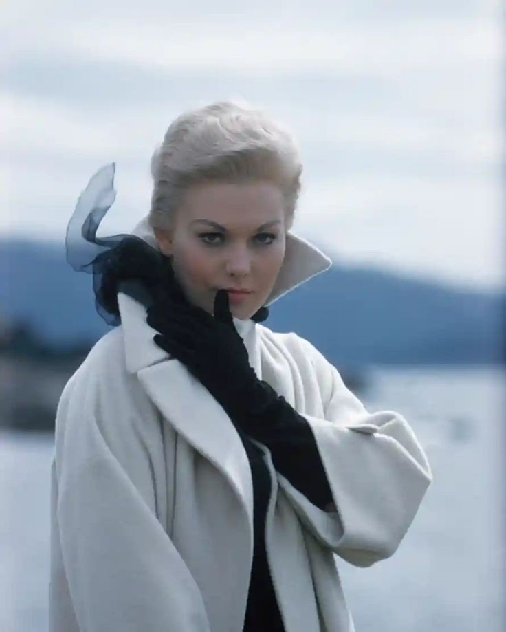 Happy 90th Birthday to Kim Novak, here in \"Vertigo\" (1958) 