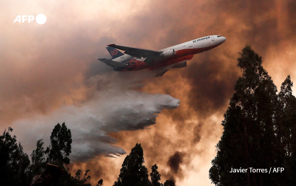 🔥🇨🇱 #Chile - Forest fires have raged for more than a week in south-central Chile, leaving at least 24 people dead.
📸 #AFP pictures by Javier Torres 

#ChileFires
