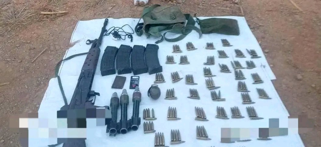 MannShein1's tweet photo. Tw//weapons,PrivateAgMoe of #FsacistSAC Infantry B/268 in #Chin State's #Phalam town had returned to the legal fold to the CNO/CNDF,Dec26,22. Due to bringing the weapons,rewarded K10M& sent to liberated area,Feb13.
#CrimesAgainstHumanity
#2023Feb14Coup
#WhatsHappeningInMyanmar https://t.co/Kh0iHp44PZ
