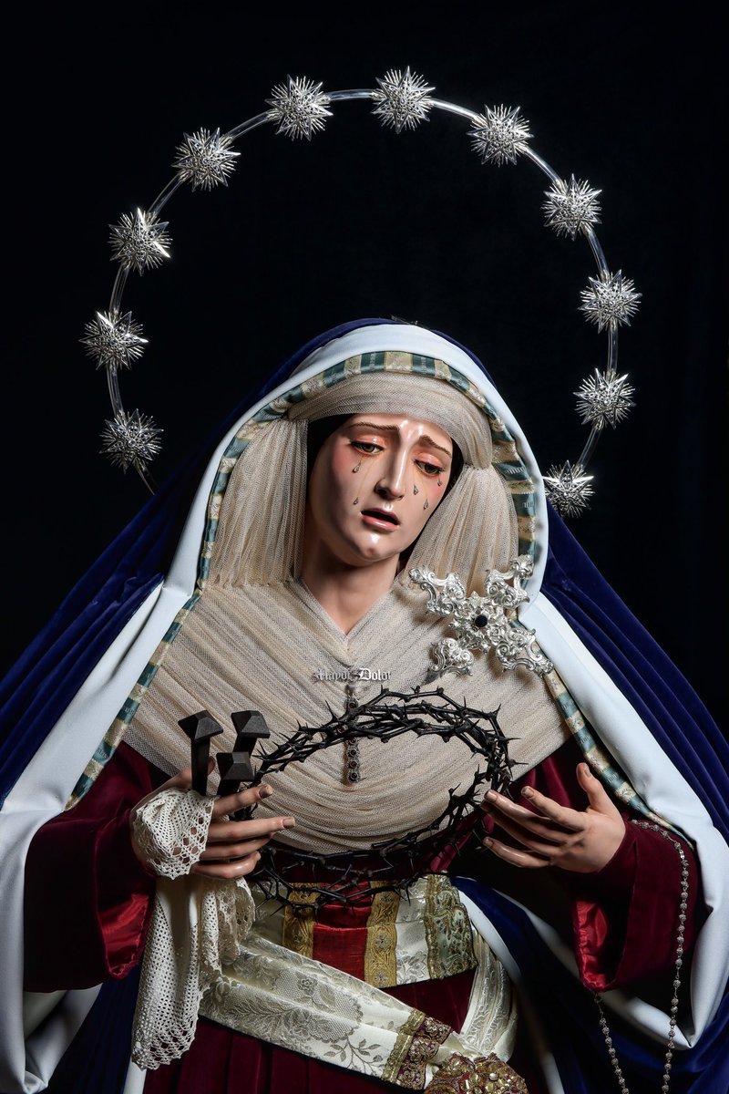 Ya luce Nuestra Madre ataviada con motivo del inicio de la Cuaresma.

📷: <a href="/DaniAstorgaPH/">Dani Astorga Fotografía</a> y <a href="/j16photos/">J16Palacios</a> 

#CofradiasMLG