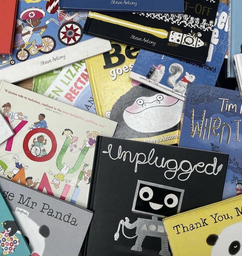 Happy International Book Giving Day! RT to win free books. I'll pick 3 winners this time tomorrow. #BookGivingDay