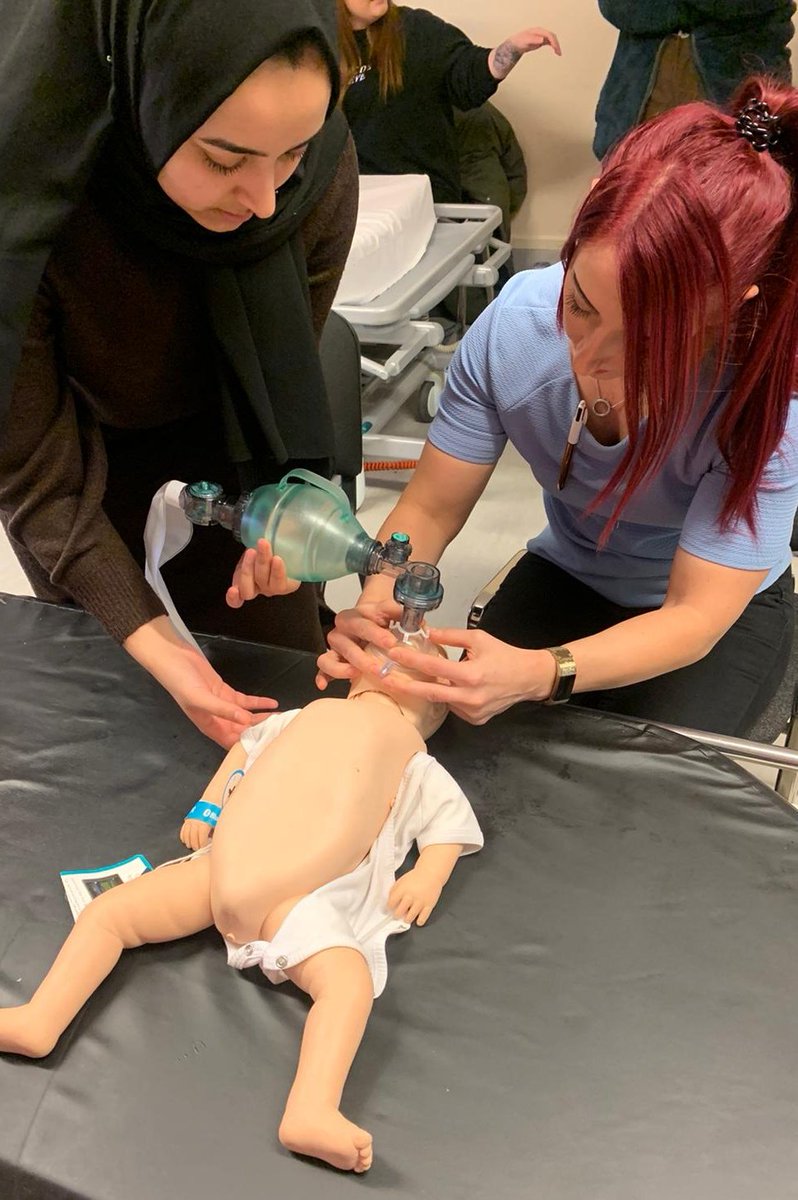 HAPPY VALENTINES DAY! ❤
What better way to celebrate Valentine's Day than refreshing your skills to restart a heart? 🫀
Our <a href="/LeedsHospitals/">Leeds Teaching Hospitals</a> Trainee Nurse Associates practising paed life support this morning!
<a href="/Leeds_Childrens/">Leeds Children's Hospital</a> #paedresus
#valentinesdaylifesupport #restartaheart