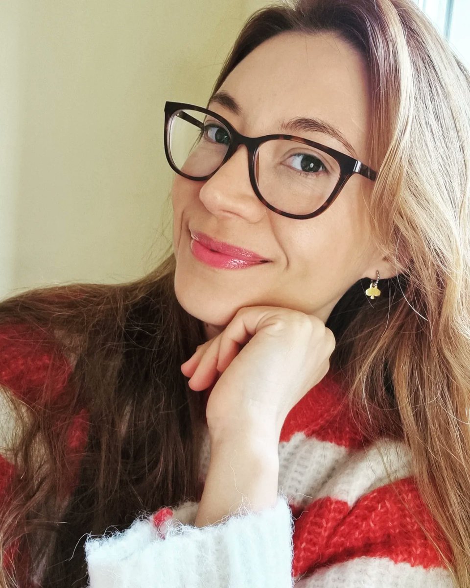Monicachacin_'s tweet photo. Hoy me siento afortunada.❤️☘️❤️💚Today I am feeling lucky. 💚❤️💚❤️☘️❤️💚❤️💚
 #happyvalentinesday #felizdiadesanvalentin #valentinesday #díadesanvalentín #serendipias #shamrock #trébol #serendipity #MónicaChacínSEOcopywriter #seocopywriter #copywriterlife https://t.co/IZkJnVVouU
