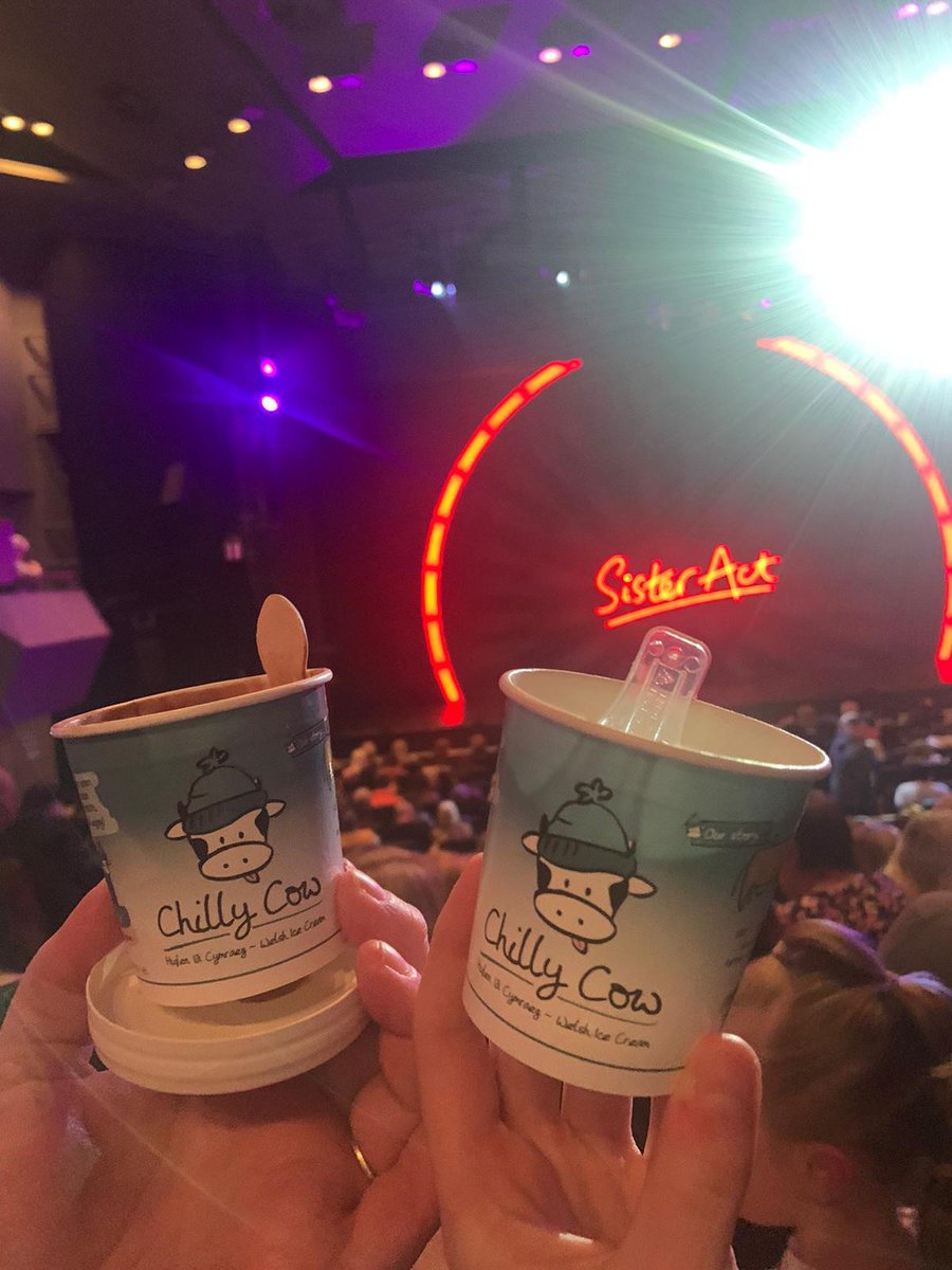 What a fabulous night <a href="/VenueCymru/">Venue Cymru</a> topped off with delicious ice cream from our lovely supporters <a href="/chilly_cow/">Chilly Cow Ice Cream</a> ! 🙏