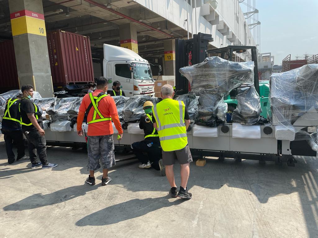 GTExhibitions's tweet photo. "Heavy" start to the year for us! 💪 Moving the big stuff at #LabelexpoSoutheastAsia2023 #officialfreightcontractor #globalevents #heavylifting https://t.co/dPq8QQy7N6