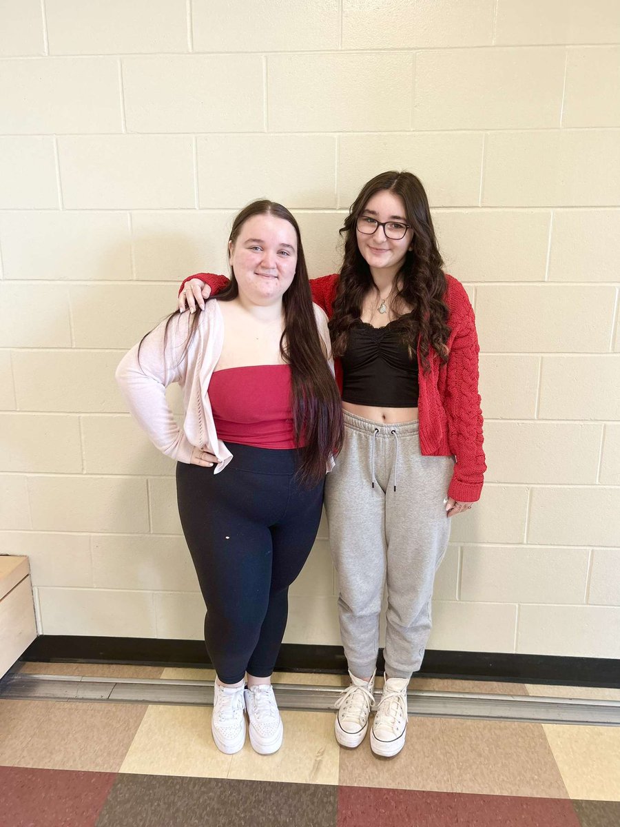 KA_CrimsonTimes's tweet photo. Seniors Nicole Colantonio (right) and Natalia Leal (left) wear pink and red for spirit week on Valentines Day! https://t.co/0WFrqSIPG4