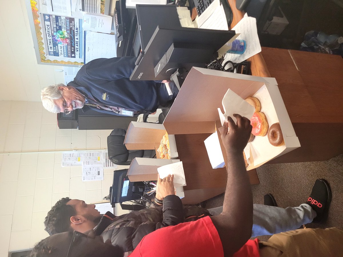 TravisDuncanEd1's tweet photo. Celebrating our bus drivers for Love the Bus week at WHS. Thank you for all you do each and every day. ❤ You often don't hear it, but we appreciate all you do to get the kids here and home safely!! @WakefieldHS https://t.co/TzPbgGRibQ